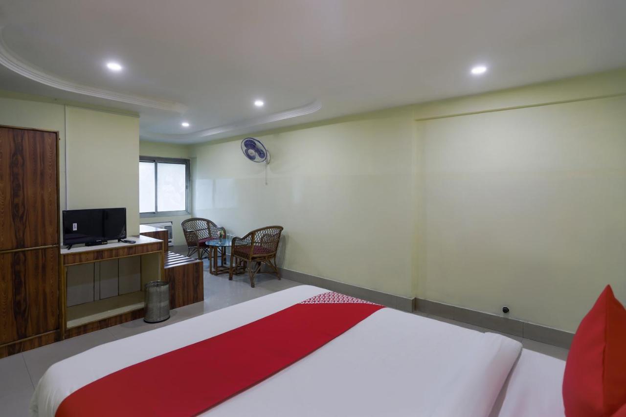 فندق Vrindāvanفي  Oyo 72139 Rishi Satsang Bhawan المظهر الخارجي الصورة